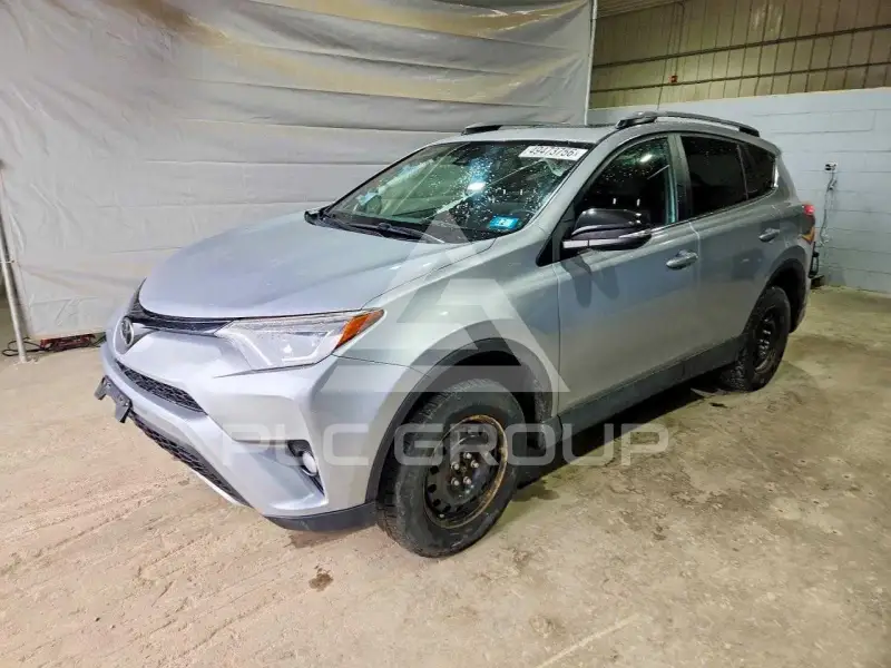 2017 Toyota RAV4 фото