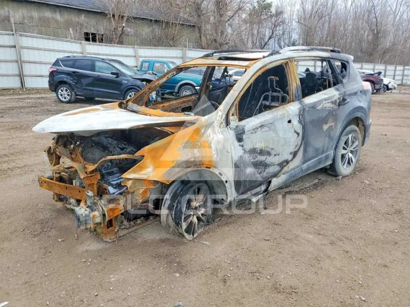 2017 Toyota RAV4 фото