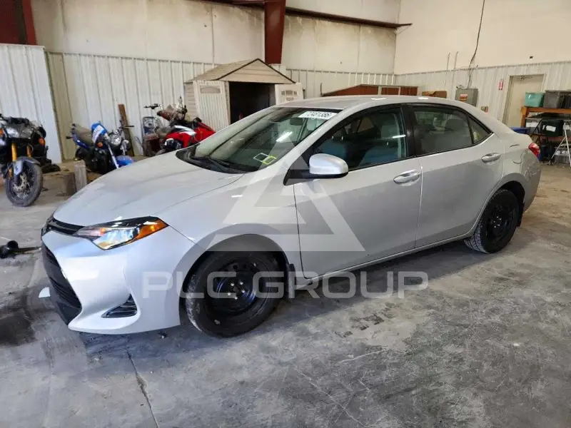 2017 Toyota COROLLA фото