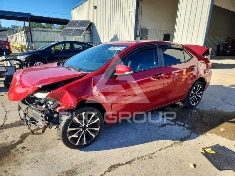 2017 Toyota COROLLA фото