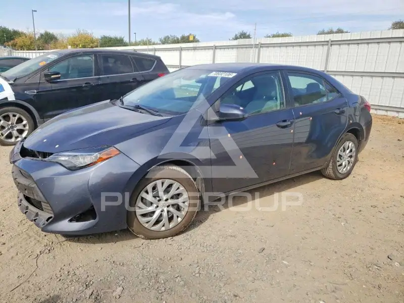 2017 Toyota COROLLA фото