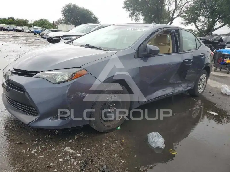 2017 Toyota COROLLA фото