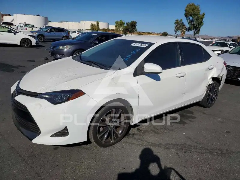 2017 Toyota COROLLA фото