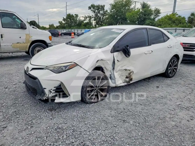 2017 Toyota COROLLA фото