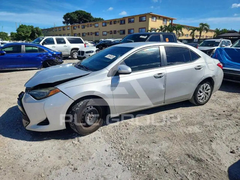 2017 Toyota COROLLA фото