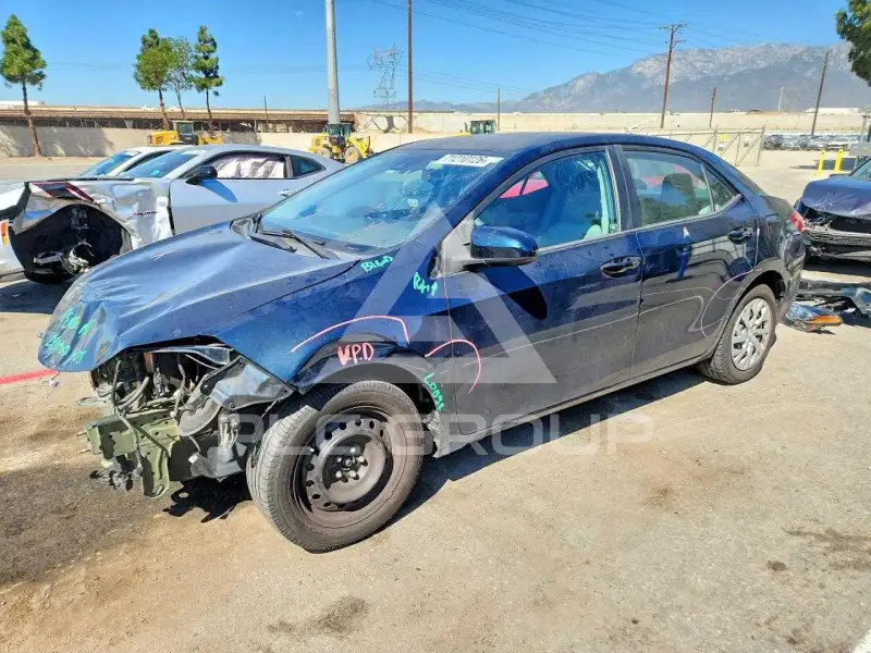 2017 Toyota COROLLA фото