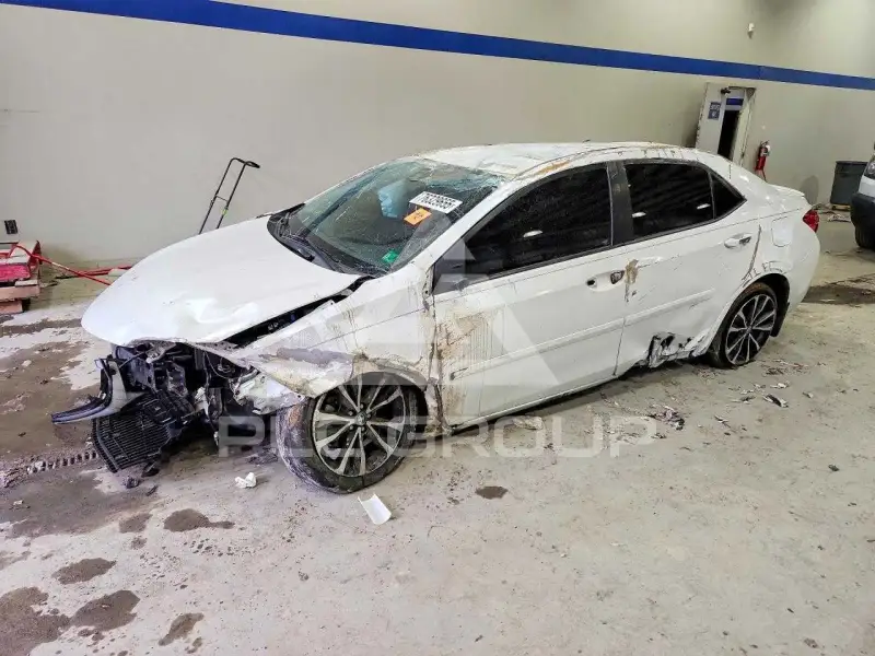 2017 Toyota COROLLA фото