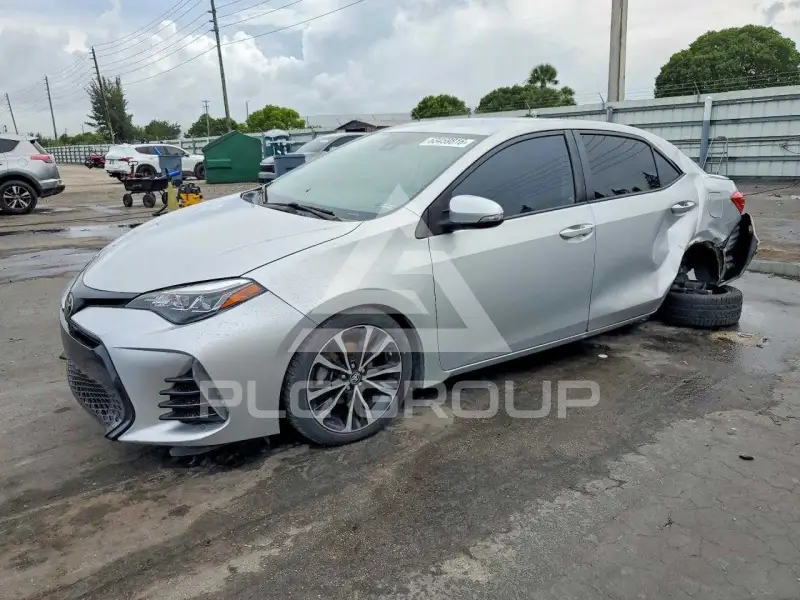 2017 Toyota COROLLA фото