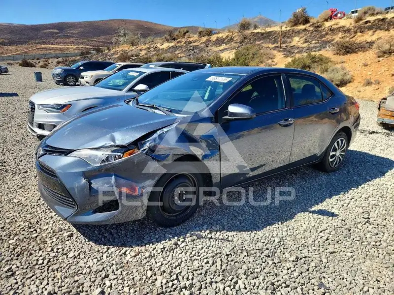 2017 Toyota COROLLA фото