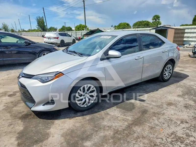 2017 Toyota COROLLA фото