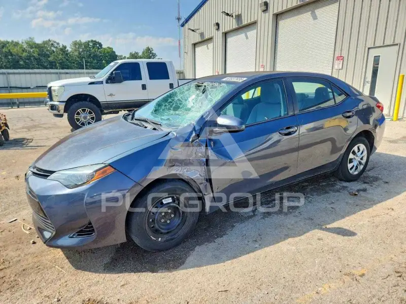 2017 Toyota COROLLA фото