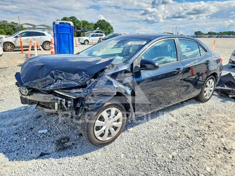 2017 Toyota COROLLA фото