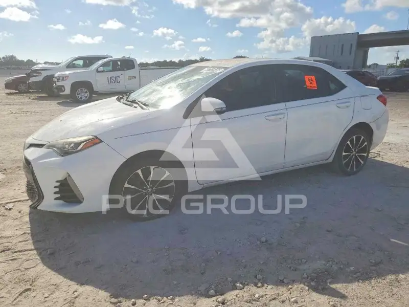 2017 Toyota COROLLA фото