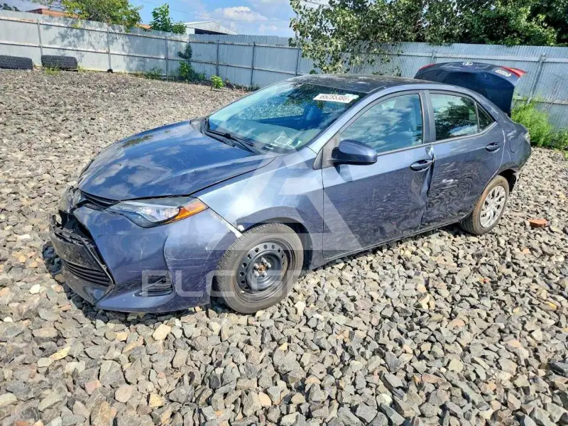 2017 Toyota COROLLA фото