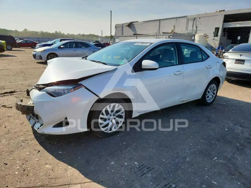 2017 Toyota COROLLA фото