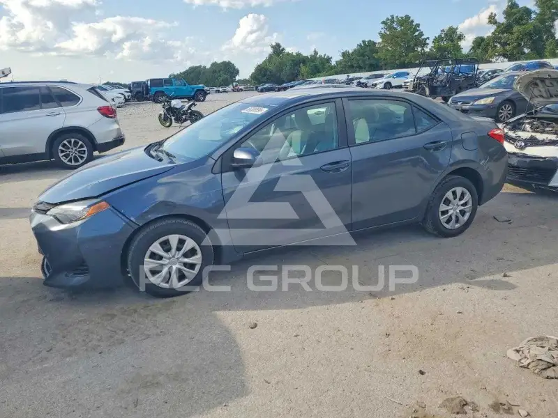 2017 Toyota COROLLA фото