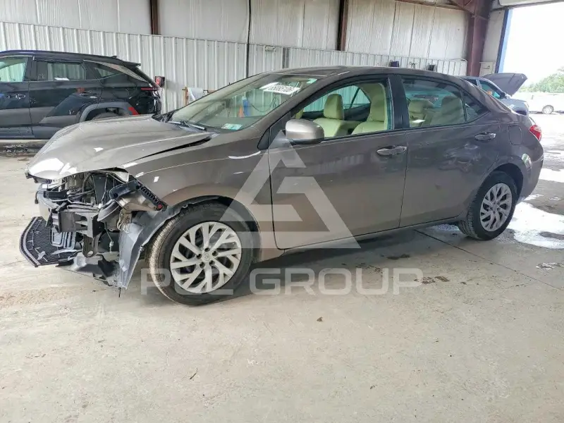 2017 Toyota COROLLA фото