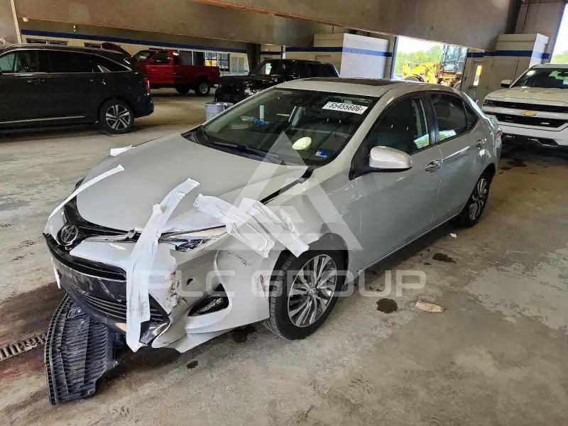 2017 Toyota COROLLA фото