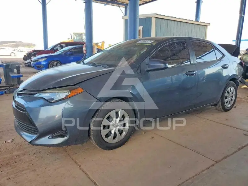 2017 Toyota COROLLA фото