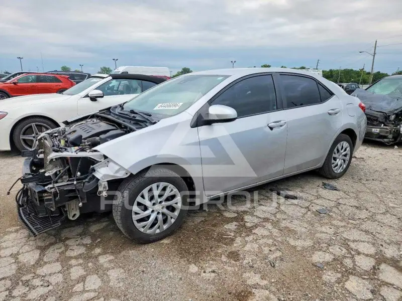 2017 Toyota COROLLA фото