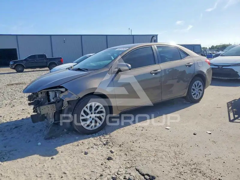 2017 Toyota COROLLA фото