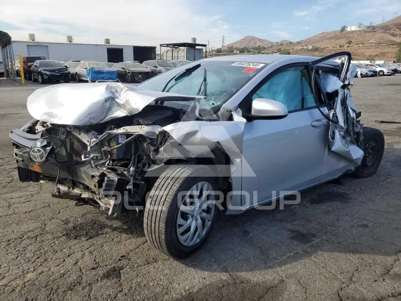 2017 Toyota COROLLA фото