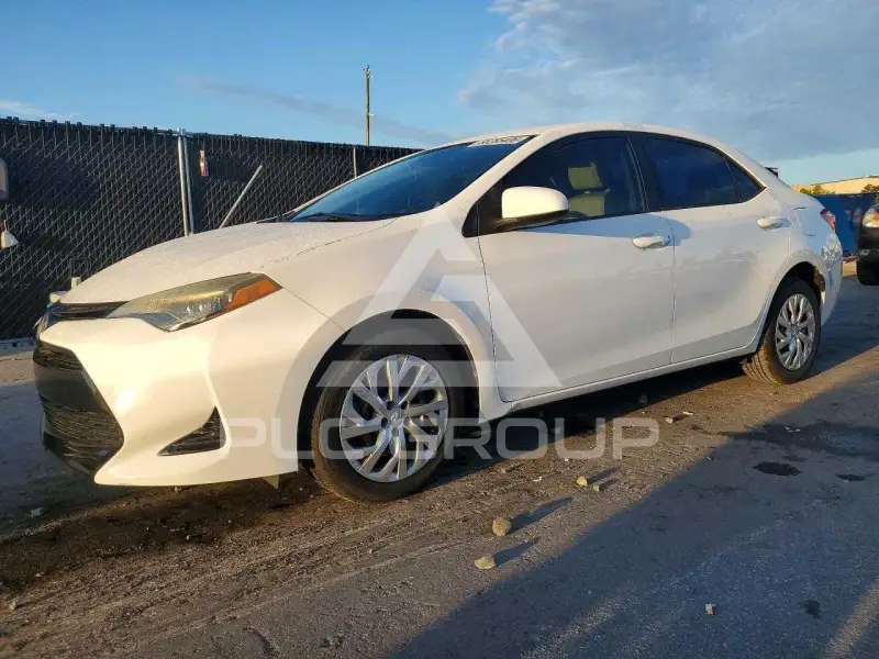 2017 Toyota COROLLA фото