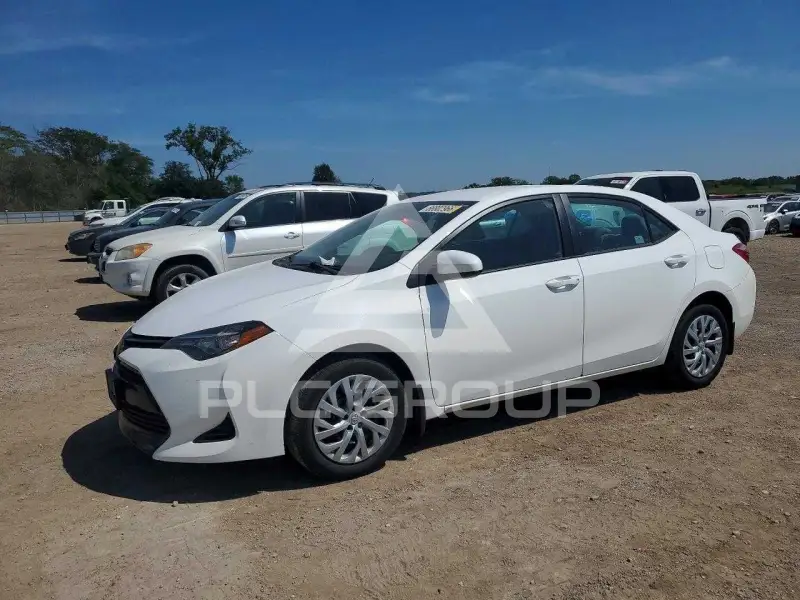 2017 Toyota COROLLA фото