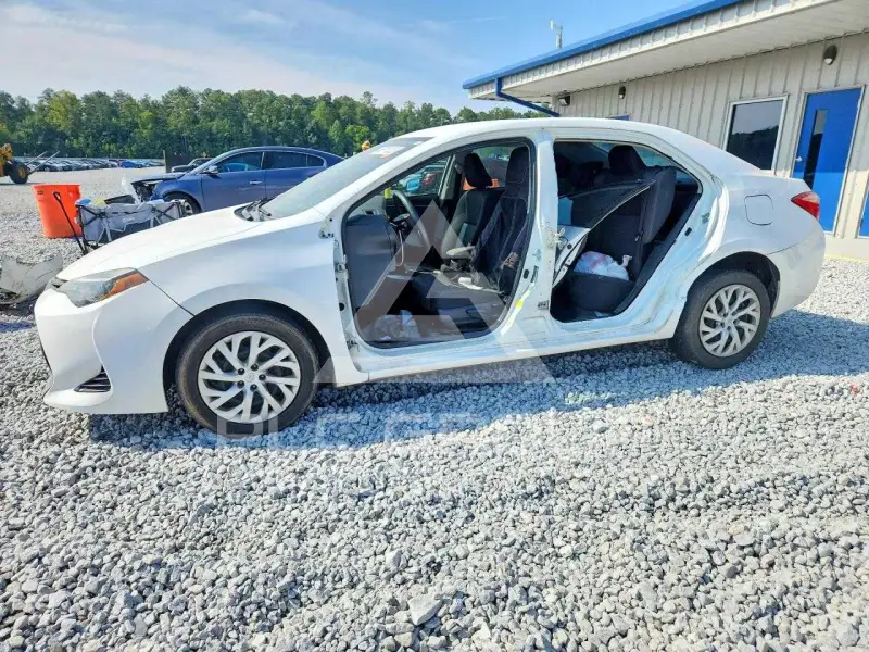 2017 Toyota COROLLA фото