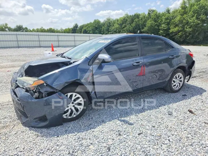 2017 Toyota COROLLA фото