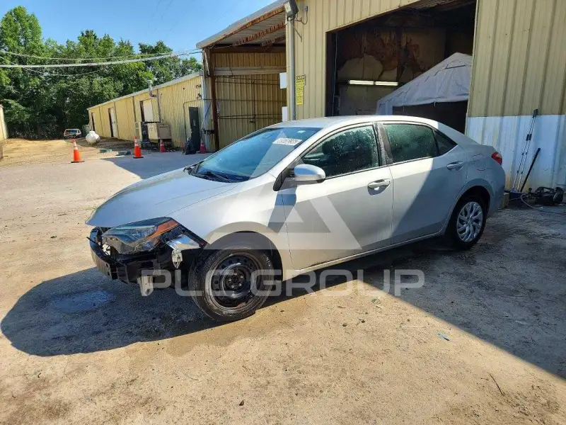 2017 Toyota COROLLA фото