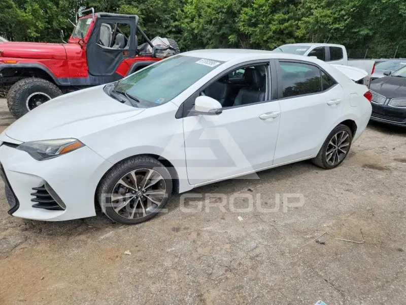 2017 Toyota COROLLA фото