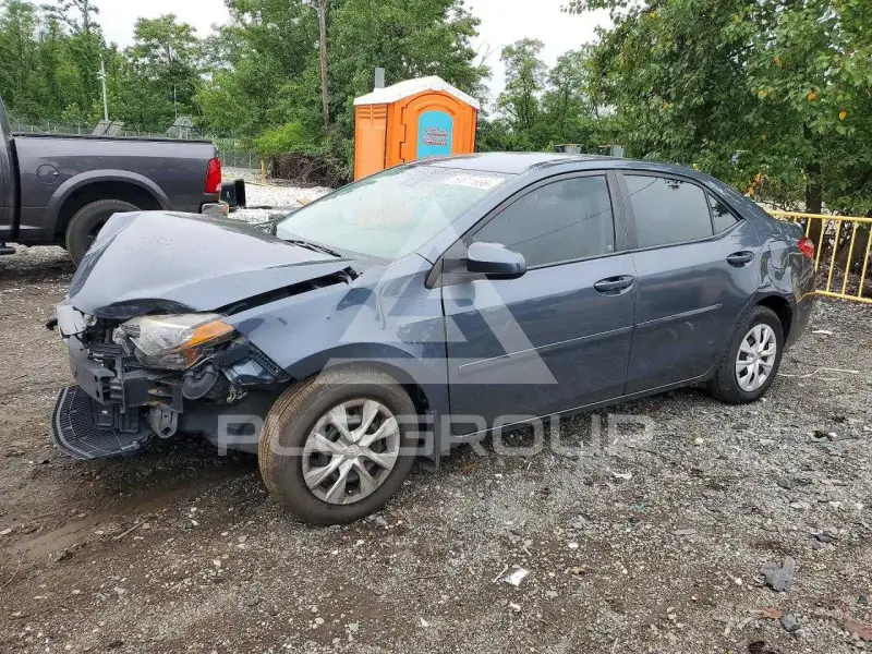 2017 Toyota COROLLA фото