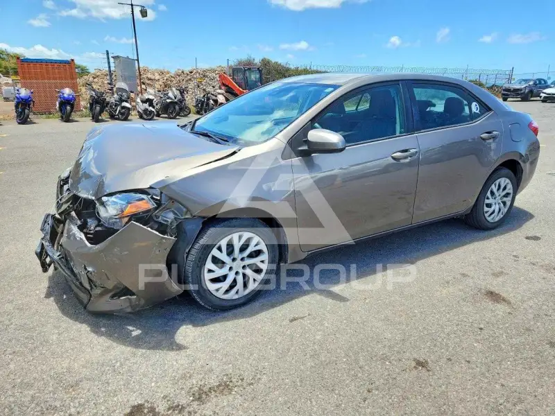 2017 Toyota COROLLA фото