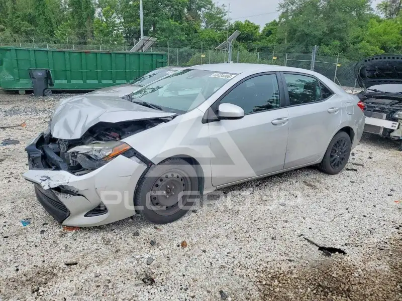 2017 Toyota COROLLA фото