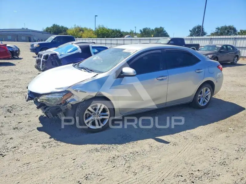 2017 Toyota COROLLA фото