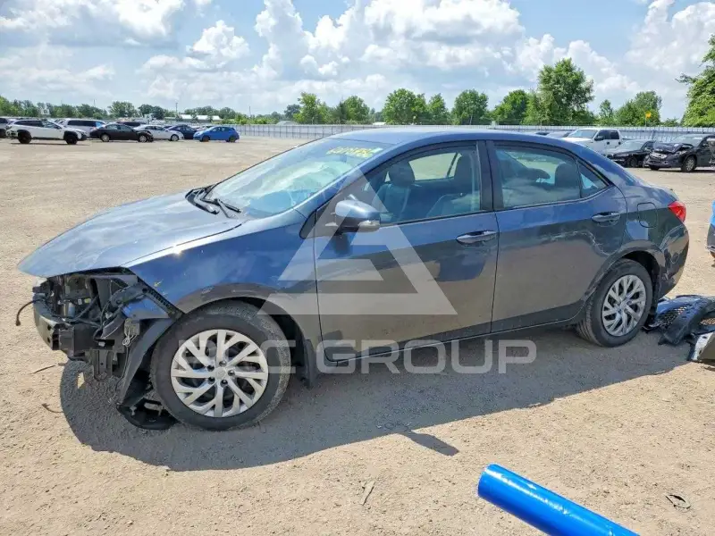 2017 Toyota COROLLA фото