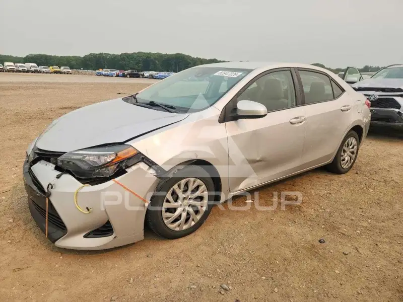 2017 Toyota COROLLA фото
