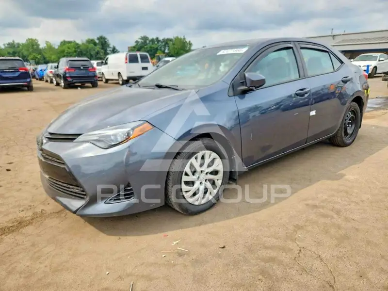 2017 Toyota COROLLA фото