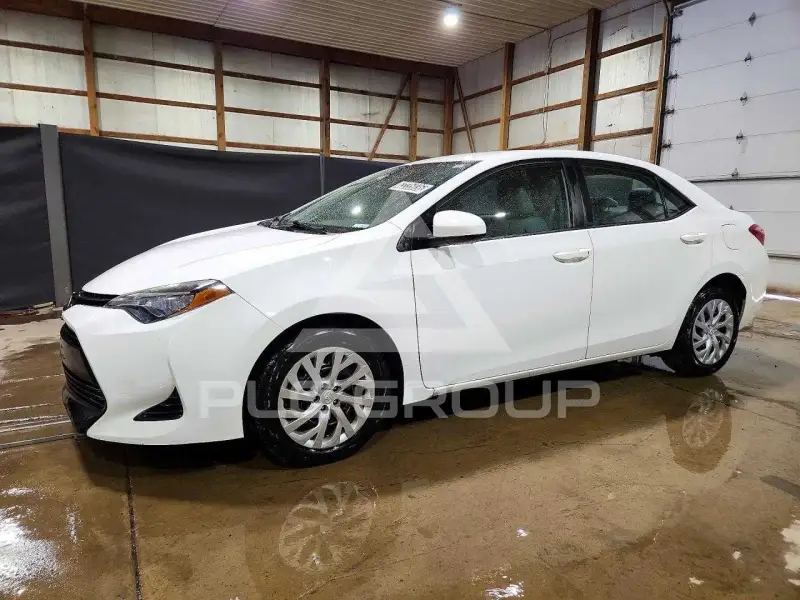 2017 Toyota COROLLA фото