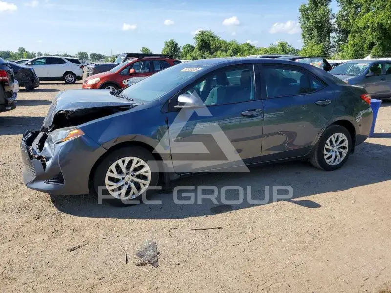 2017 Toyota COROLLA фото