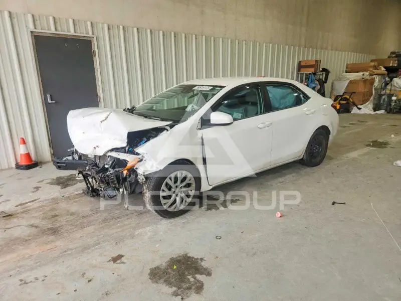2017 Toyota COROLLA фото