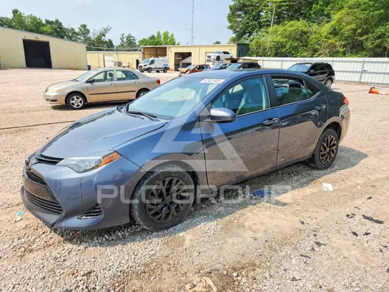 2017 Toyota COROLLA фото