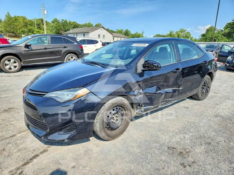 2017 Toyota COROLLA фото