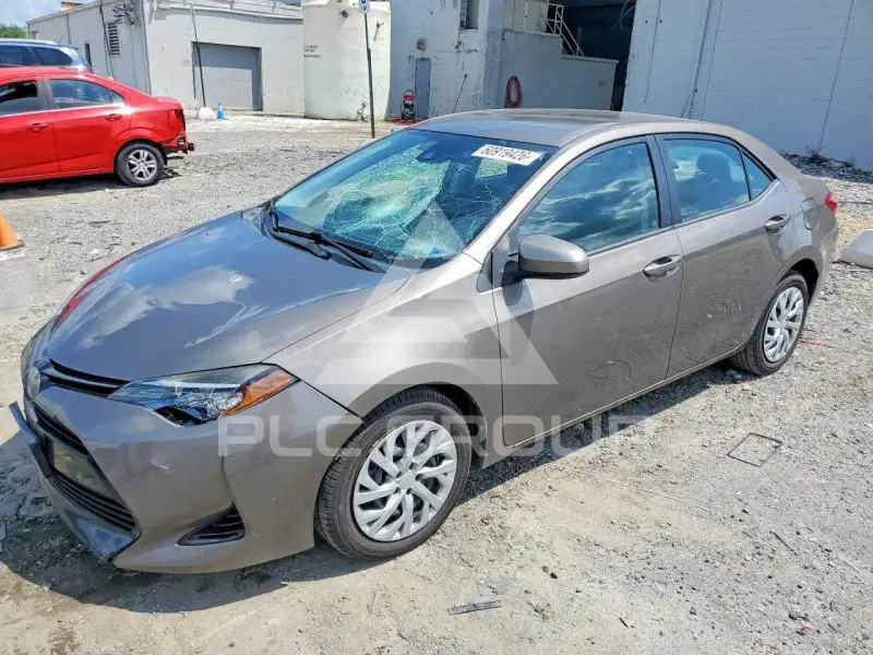 2017 Toyota COROLLA фото