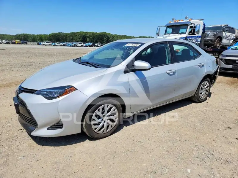 2017 Toyota COROLLA фото