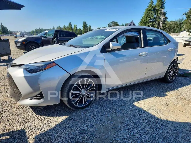 2017 Toyota COROLLA фото