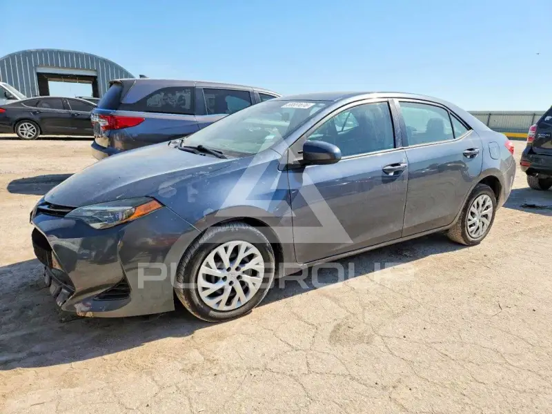 2017 Toyota COROLLA фото