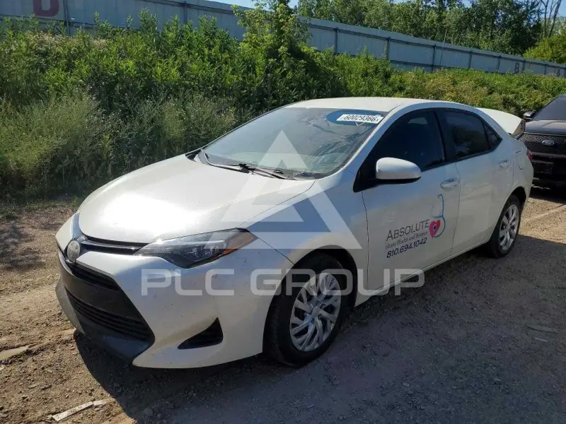 2017 Toyota COROLLA фото