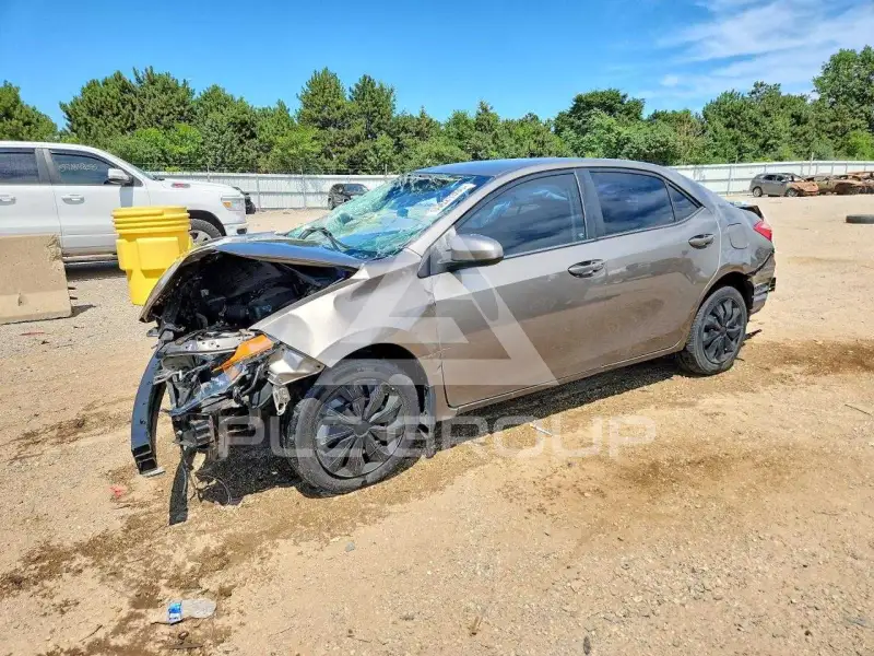 2017 Toyota COROLLA фото